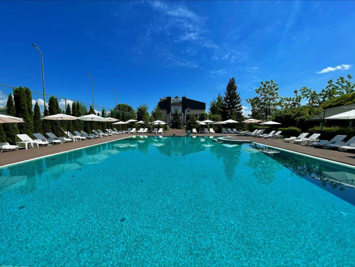 Platium Spa&Resort Kozyn Exterior foto