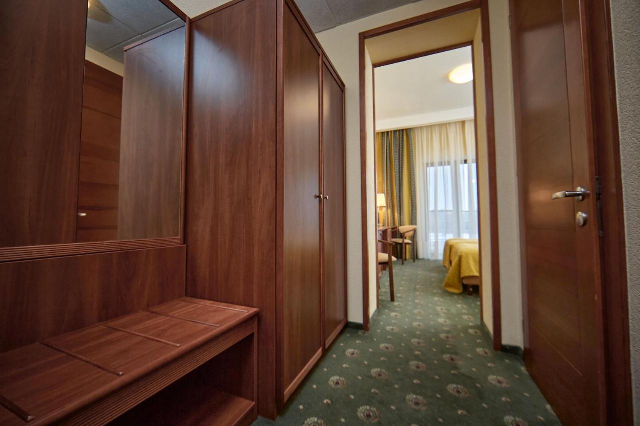 Platium Spa&Resort Kozyn Exterior foto